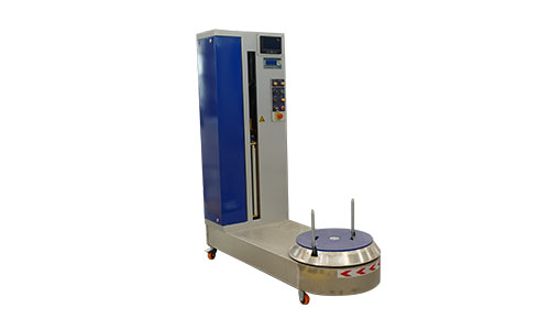 Airport luggage packer