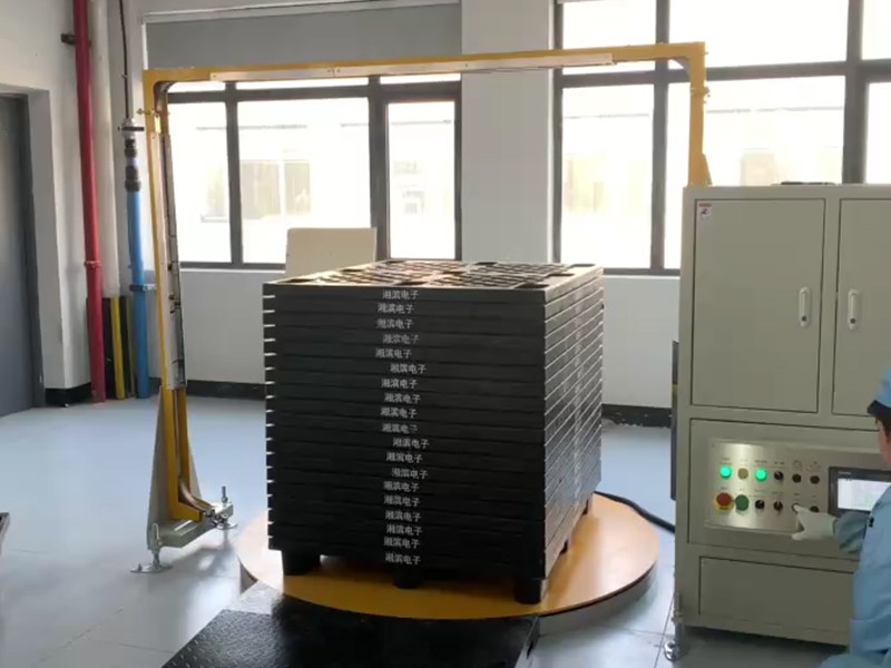 Side strapping + automatic film wrapping completed in one stop? The sword-piercing film wrapping machine provides an efficient solution for whole-pallet packaging