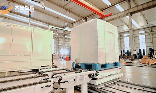Does manual strapping have large errors and slow speed? Fully automatic sword-piercing strapping machine makes whole pallet packaging more accurate and efficient