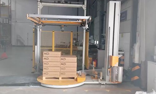 Dust, moisture, and label damage during transportation? Try the pallet top laminating machine to solve the problem at one time