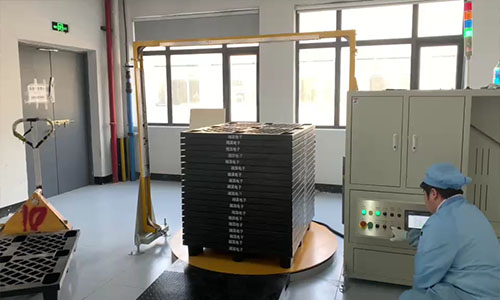 Analysis of the performance advantages and applicable industry scenarios of the film wrapping and strapping machine