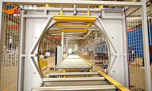 The horizontal stretch film packaging machine is specially designed for long materials to solve the problem of special-shaped packaging