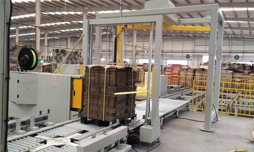 Automatic wrapping film packaging machine improves the efficiency of shipment packaging and reduces labor and film material costs