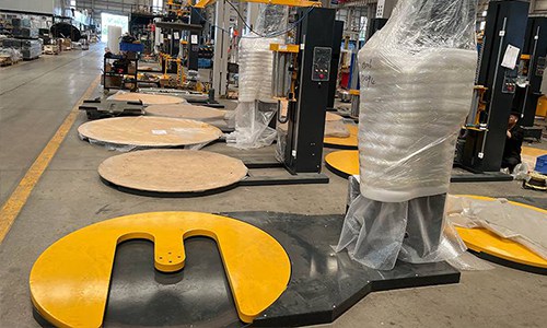 M-type wrapping machine tailored for forklift operations solves the problem of upper and lower pallets