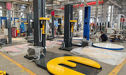 Can't the manual forklift get on the traditional film wrapping machine? Try the M-bottom pallet wrapping machine designed for the forklift channel