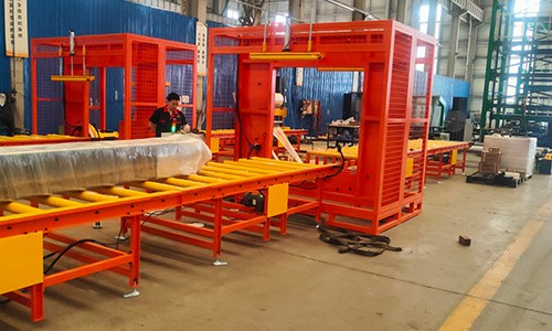 Still relying on manual labor for board packaging? Horizontal stretch film packaging machines efficiently protect panels, prevent dust, and save labor.