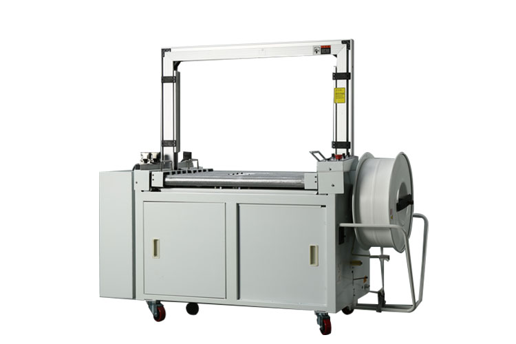 Automatic strapping machine